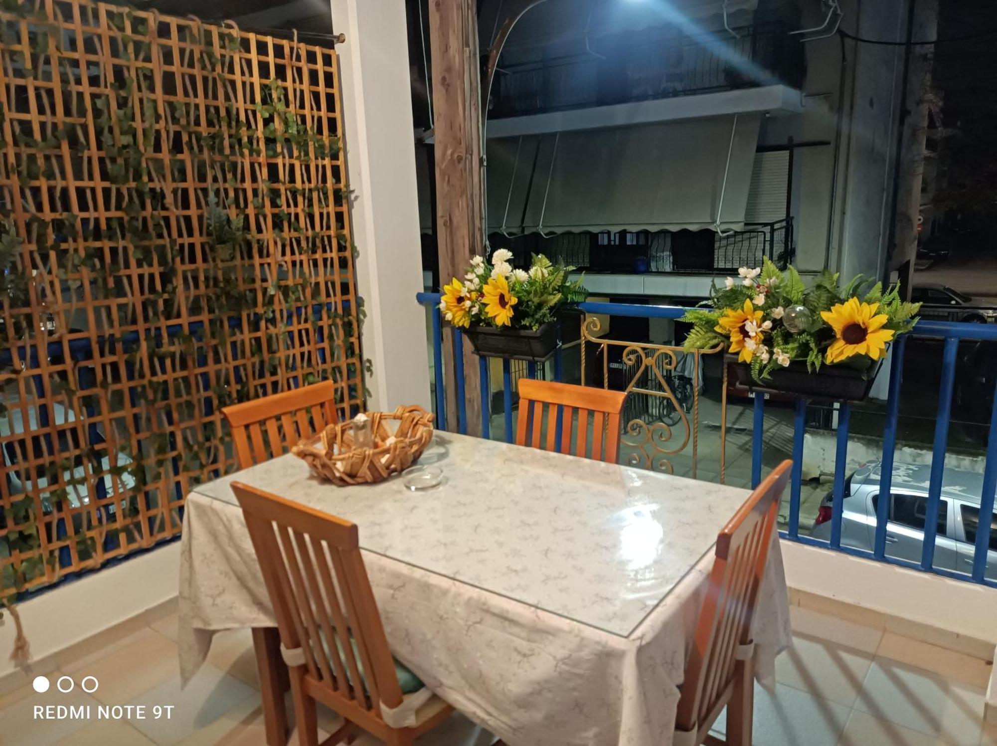 Central Sweet Home Larissa Esterno foto